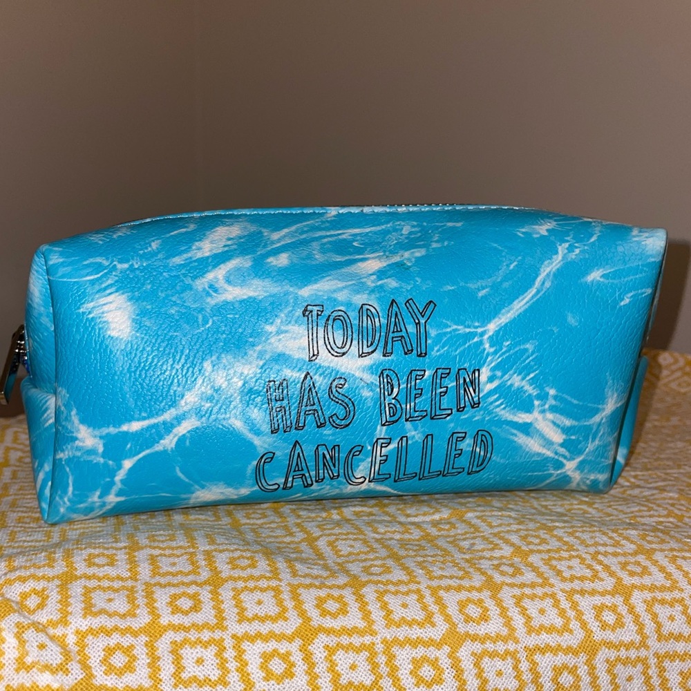 Free Add-on to Bundle** Novelty  cosmetic / makeup case